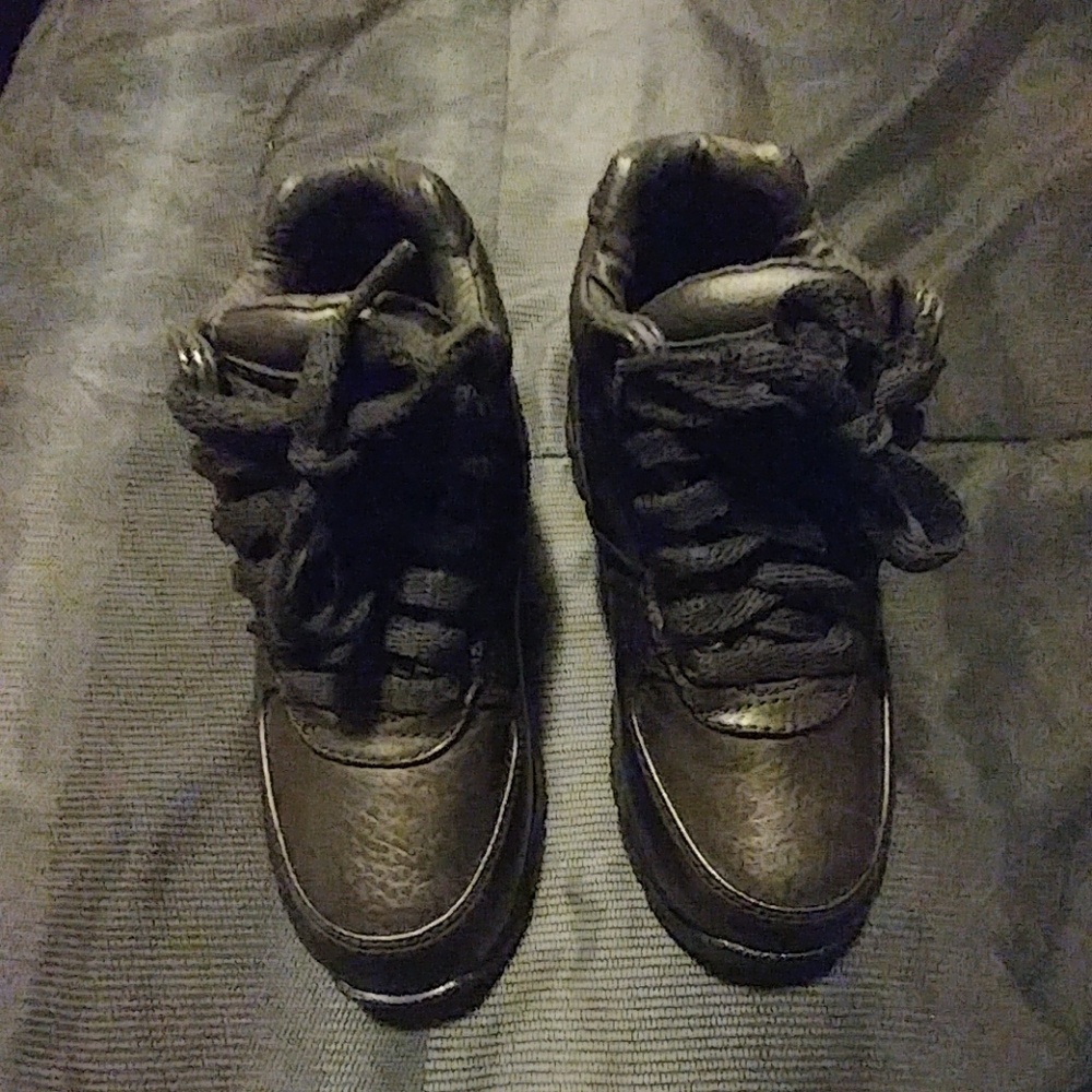 Toddler’s Black Nike Boots